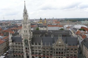 Front view of the Munich Rathaus